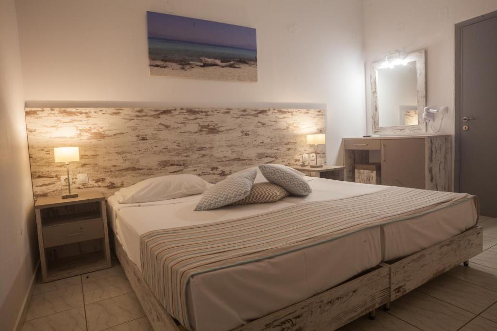 Erato Hotel Goúrnes Buitenkant foto
