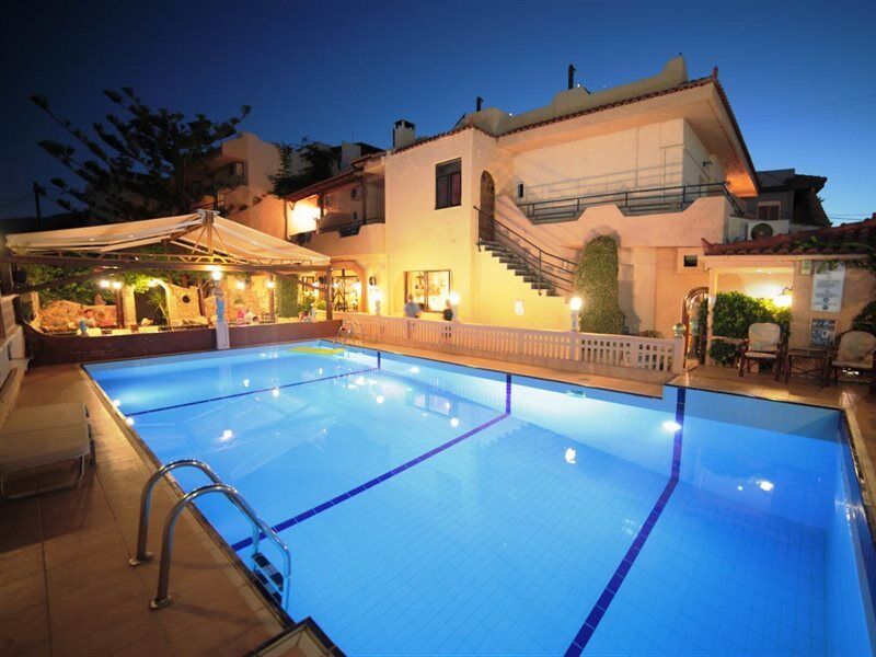 Erato Hotel Goúrnes Buitenkant foto